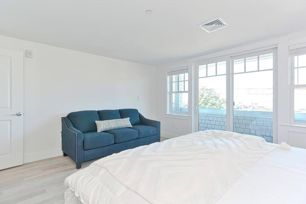 Downtown Plymouth Waterfront Luxury Condos Exterior photo
